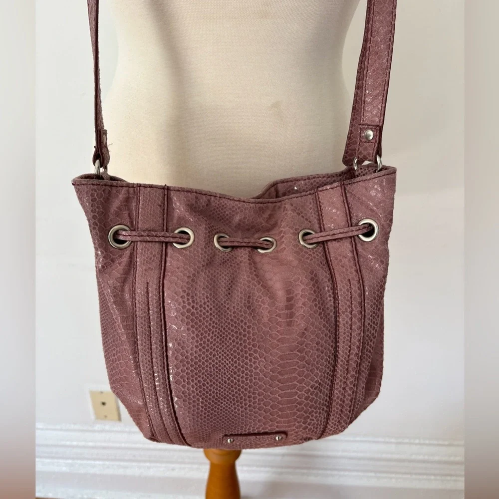 Nine West Pink Snakeskin Embossed Bucket Bag Crossbody Y2K Boho